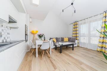 Фото номера One-Bedroom Apartment with air conditioning- Rakowicka 14a Street Апартаменты MB Cracow Apartments г. Краков 3