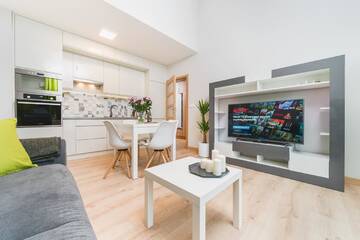 Фото номера One-Bedroom Apartment with air conditioning- Rakowicka 14a Street Апартаменты MB Cracow Apartments г. Краков 8