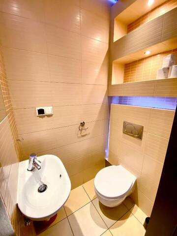 Фото номера Apartment with 3 Bedrooms, balcony and air conditioning - Szlak 50 Street Апартаменты MB Cracow Apartments г. Краков 9
