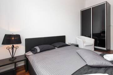 Фото номера Апартаменты с 1 спальней Апартаменты Black&amp;White Apartment г. Краков 43