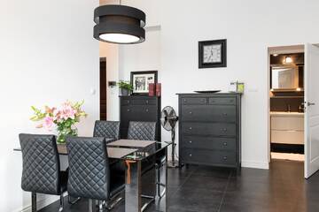 Фото номера Апартаменты с 1 спальней Апартаменты Black&amp;White Apartment г. Краков 12