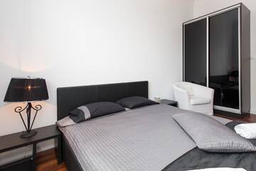 Фото номера Апартаменты с 1 спальней Апартаменты Black&amp;White Apartment г. Краков 23