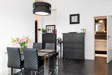 Фото номера Апартаменты с 1 спальней Апартаменты Black&amp;White Apartment г. Краков 39