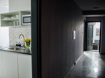 Фото номера Улучшенный двухместный номер с 1 кроватью Апарт-отели MODERN STUDIOS in OLD CITY KRAKÓW г. Краков 7