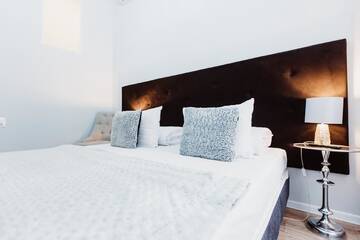Фото номера Апартаменты с 2 спальнями Апарт-отели Aparthotel KrakowLiving г. Краков 24