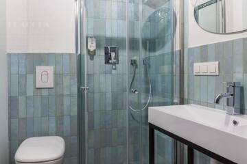 Фото номера Amazing Three-Bedroom Apartment with Two Bathrooms (Sarego 28 Street) Апартаменты Fragola Between Old Town and Jewish Quarter г. Краков 3