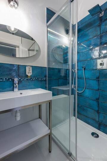 Фото номера Amazing Three-Bedroom Apartment with Two Bathrooms (Sarego 28 Street) Апартаменты Fragola Between Old Town and Jewish Quarter г. Краков 4