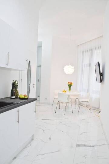 Фото номера Апартаменты с 3 спальнями Апартаменты Elegant City Center Zyblikiewicza 14 г. Краков 99