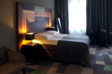 Фото номера Номер с кроватью размера &quot;king-size&quot; и видом на сад Отель Dada Boutique Home Hotel г. Краков 7