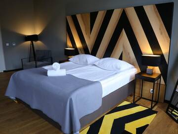 Фото номера Номер с кроватью размера &quot;king-size&quot; и видом на сад Отель Dada Boutique Home Hotel г. Краков 6