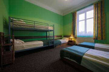 Фото номера Пятиместный номер с общей ванной комнатой Хостелы Red Carpet Hostel г. Краков 5