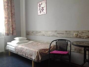 Фото номера Одноместный номер с общей ванной комнатой Хостелы Red Carpet Hostel г. Краков 5