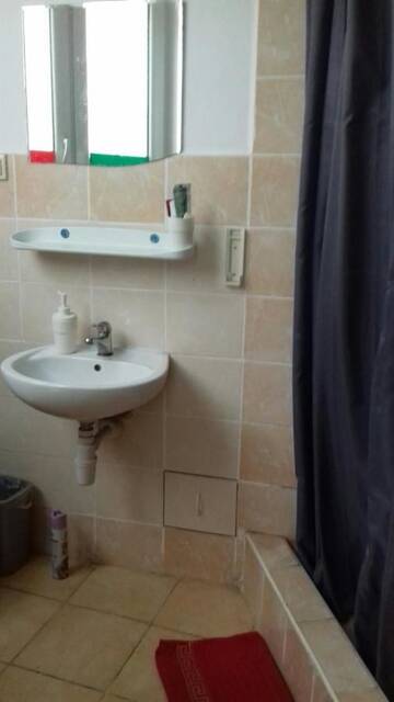 Фото номера Общий шестиместный номер для мужчин и женщин Хостелы Art Hostel г. Краков 4