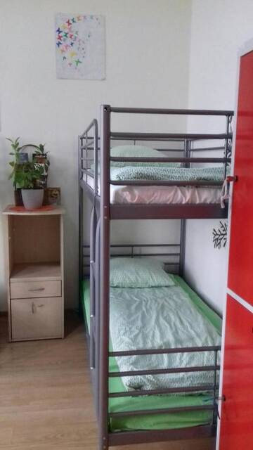 Фото номера Кровать в общем 6-местном номере для мужчин и женщин Хостелы Art Hostel г. Краков 3