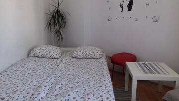 Фото номера Четырехместный номер с ванной комнатой Хостелы Art Hostel г. Краков 6