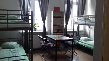 Фото номера Общий шестиместный номер для мужчин и женщин Хостелы Art Hostel г. Краков 7