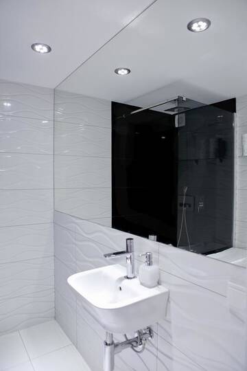 Фото номера Апартаменты с балконом Апартаменты Elegant Studio Bonerowska г. Краков 7