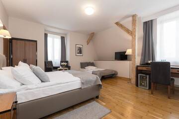 Фото номера Улучшенный семейный номер Отель Grottger Luxury Boutique Hotel City г. Краков 2