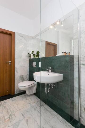 Фото номера Улучшенный двухместный номер с 1 кроватью Отель Grottger Luxury Boutique Hotel City г. Краков 5