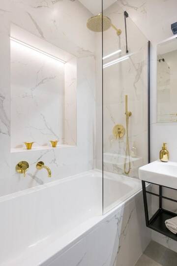 Фото номера Luxury Four-Bedroom Apartment with Two Bathrooms -Adama Asnyka 3 Апартаменты Style4rent Sunny Old Town Apartments г. Краков 5
