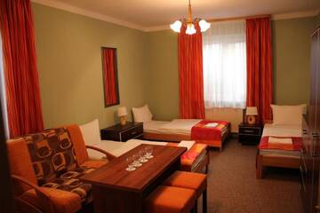 Фото номера Классический семейный номер Хостелы Hostel Biały Dom г. Краков 5