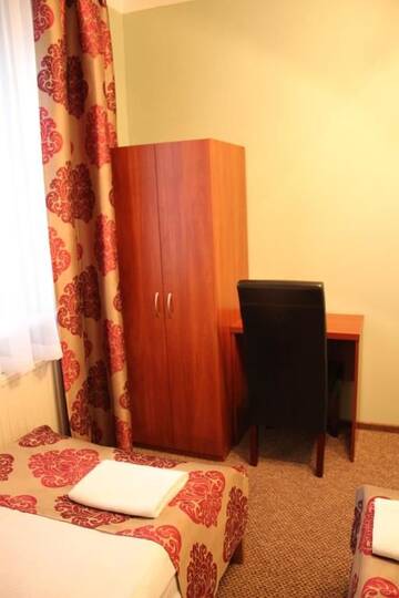 Фото номера Двухместный номер с 2 отдельными кроватями Хостелы Hostel Biały Dom г. Краков 11