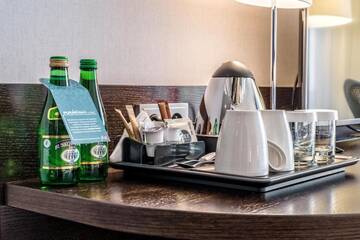 Фото номера Номер с кроватью размера «king-size» Отель Hilton Garden Inn Krakow Airport г. Краков 9