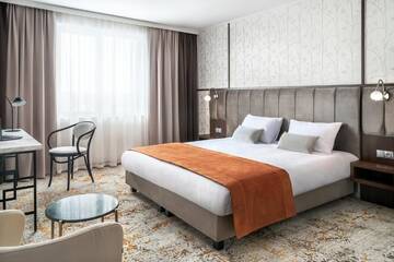 Фото номера Классический номер с кроватью размера «king-size» Отель Metropolo by Golden Tulip Krakow г. Краков 6