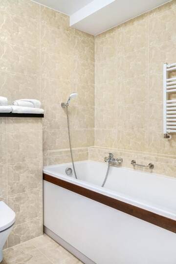 Фото номера Полулюкс Отель Metropolo by Golden Tulip Krakow г. Краков 5