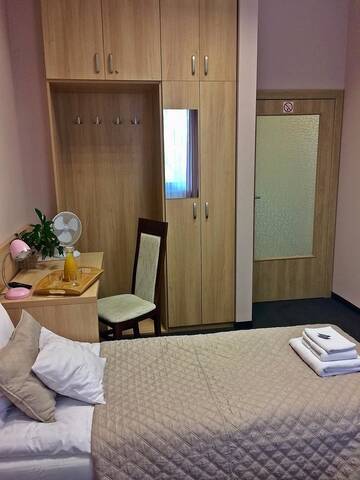 Фото номера Небольшой двухместный номер с 1 кроватью Проживание в семье 3Rooms г. Краков 5
