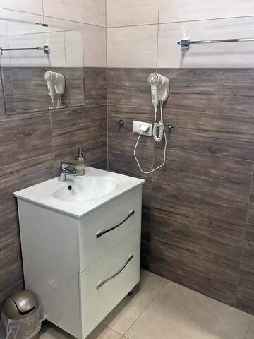 Фото номера Двухместный номер с 1 кроватью и собственной ванной комнатой Проживание в семье 3Rooms г. Краков 8