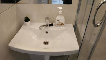Фото номера Двухместный номер с 1 кроватью Проживание в семье Lukas Guest Rooms г. Краков 18