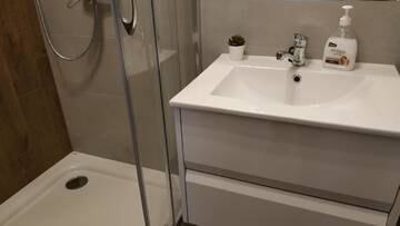 Фото номера Двухместный номер с 1 кроватью Проживание в семье Lukas Guest Rooms г. Краков 9