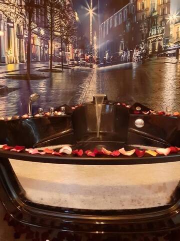 Фото номера Суперлюкс с гидромассажной ванной Отели типа «постель и завтрак» UNDERGROUND Jacuzzi Rooms г. Краков 13