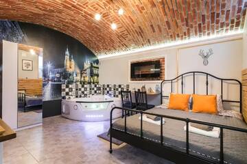 Фото номера Суперлюкс с гидромассажной ванной Отели типа «постель и завтрак» UNDERGROUND Jacuzzi Rooms г. Краков 3