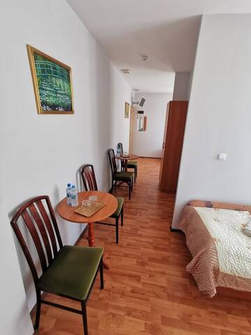 Фото номера Четырехместный номер с собственной ванной комнатой Отель Hotel TERESITA г. Краков 5