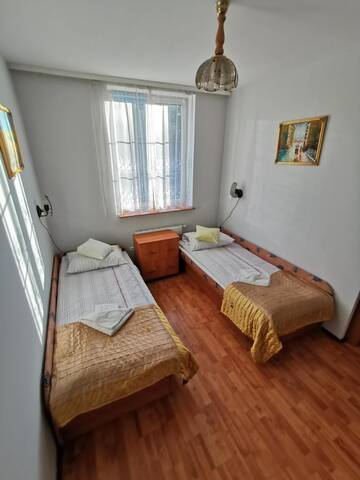 Фото номера Четырехместный номер с собственной ванной комнатой Отель Hotel TERESITA г. Краков 3