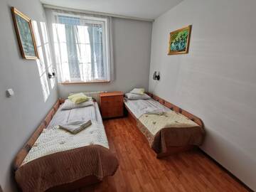 Фото номера Четырехместный номер с собственной ванной комнатой Отель Hotel TERESITA г. Краков 8