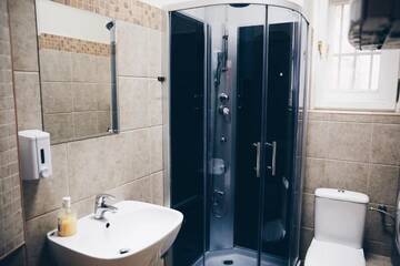 Фото номера Кровать в общем номере с 4 кроватями Хостелы Das Hostel г. Краков 18