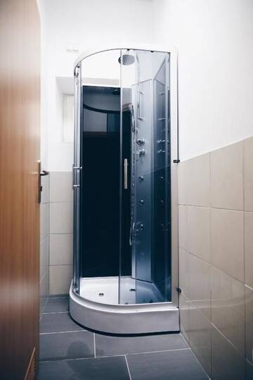 Фото номера Кровать в общем номере с 4 кроватями Хостелы Das Hostel г. Краков 12
