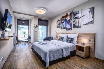 Фото номера Номер Wooden Art Апарт-отели RAJSKA 3 by PI Apartments г. Краков 3