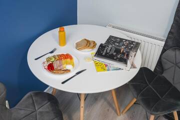 Фото номера Четырехместный номер с балконом Апарт-отели Aron Residence Old Town г. Краков 23