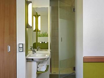 Фото номера Стандартный двухместный номер с 1 кроватью Отель ibis budget Krakow Stare Miasto г. Краков 2