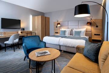 Фото номера Двухместный номер Делюкс с 1 кроватью Отель Hotel M29 г. Краков 3