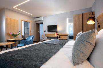 Фото номера Двухместный номер Делюкс с 1 кроватью Отель Hotel M29 г. Краков 7
