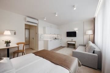 Фото номера Двухместный номер с 1 кроватью Апарт-отели W Sercu Krakowa Aparthotel г. Краков 5