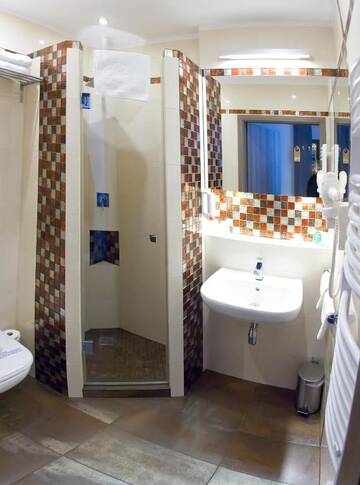 Фото номера Двухместный номер с 1 кроватью или 2 отдельными кроватями Отель Hotel Centrum Business г. Краков 18