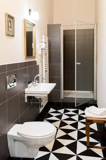 Фото номера Апартаменты с 4 спальнями (для 10 взрослых) Апарт-отели Antique Apartments Plac Szczepański г. Краков 2