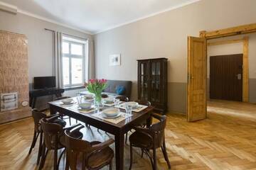 Фото номера Апартаменты с 4 спальнями (для 10 взрослых) Апарт-отели Antique Apartments Plac Szczepański г. Краков 8