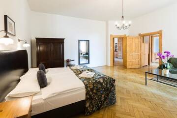 Фото номера Апартаменты с 4 спальнями (для 10 взрослых) Апарт-отели Antique Apartments Plac Szczepański г. Краков 6